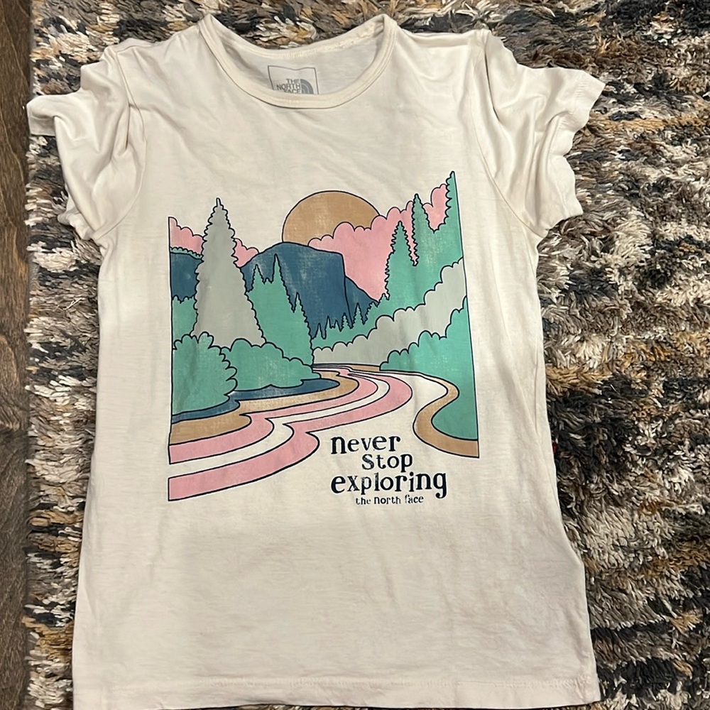 The North Face xs women’s tee